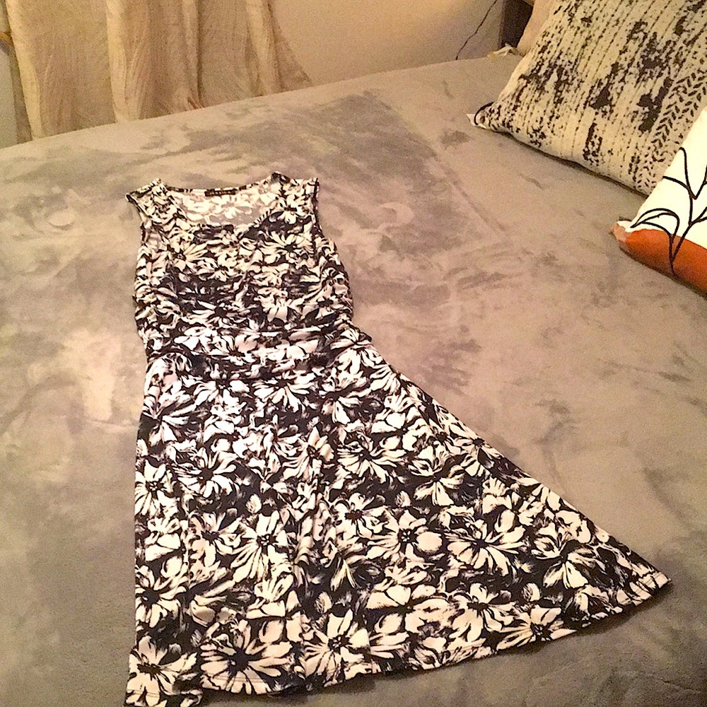 Dress. Jessica brand. Size US 8. Falls below the knee. Smoke free home.